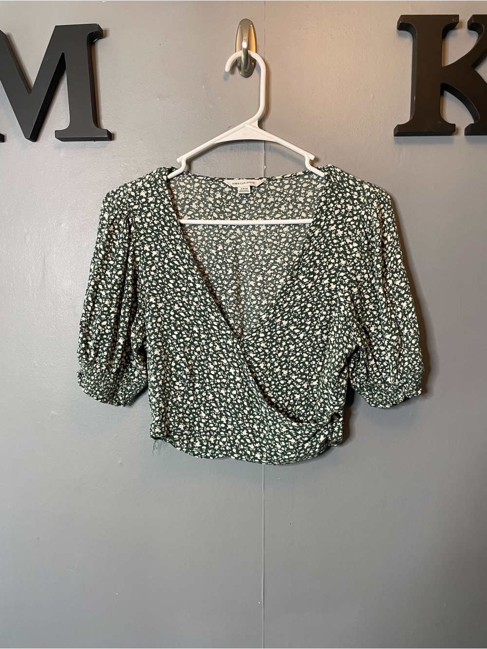 American Eagle Outfitters Green Floral Wrap Crop Top size small